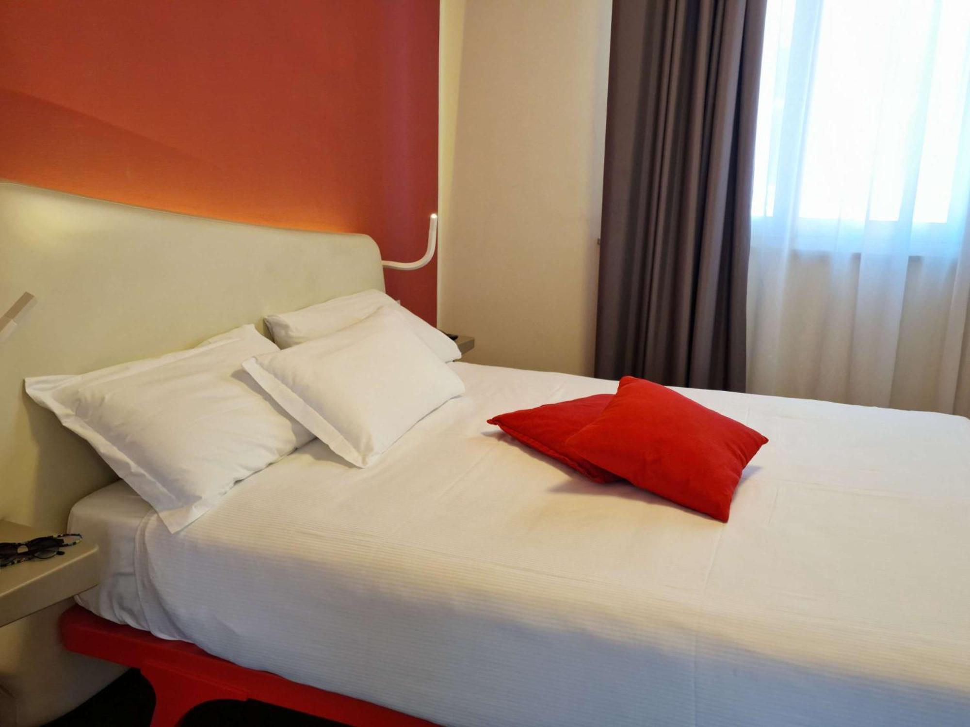 Ibis Styles Palermo President Hotel Exterior foto