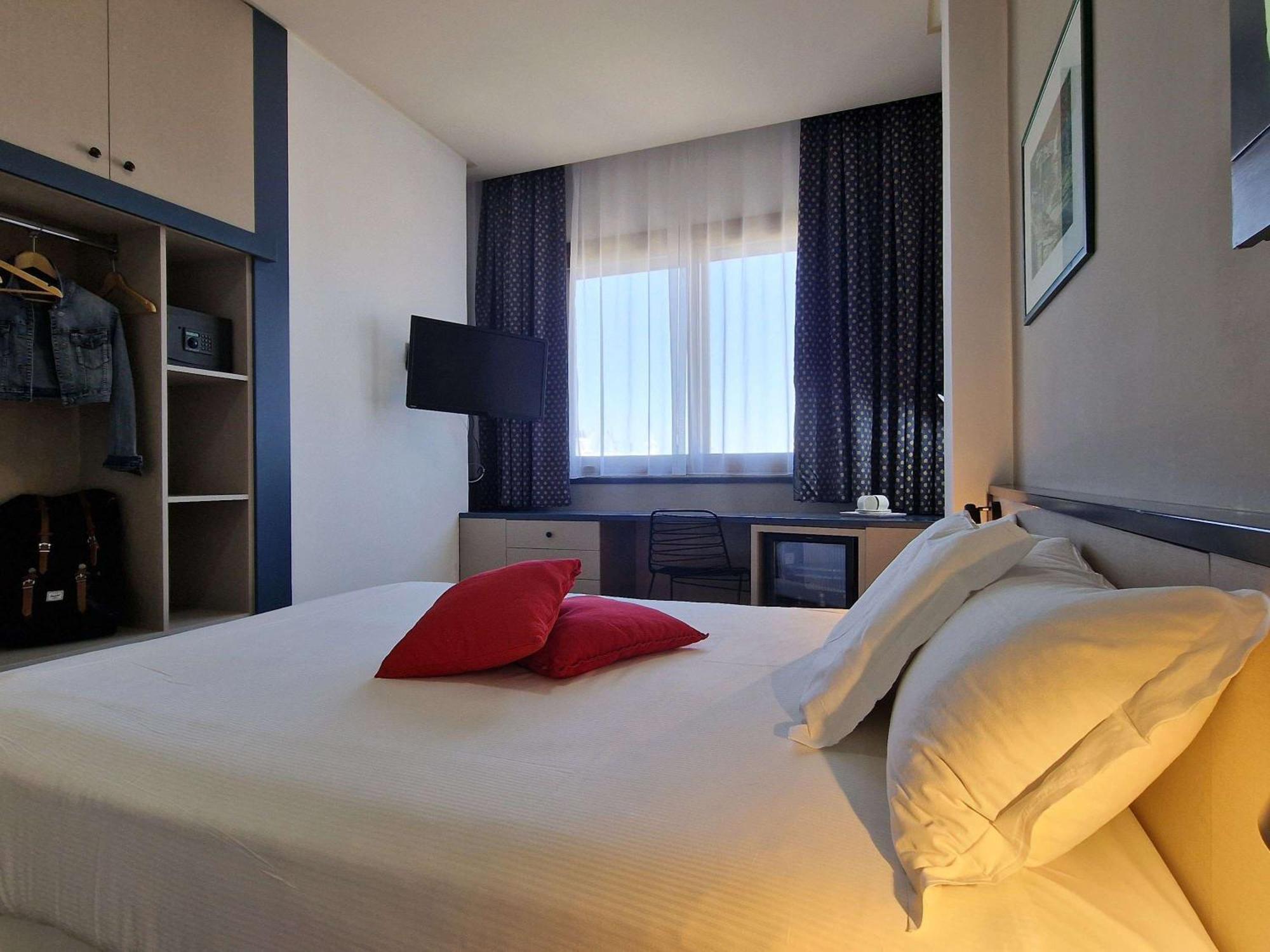 Ibis Styles Palermo President Hotel Exterior foto