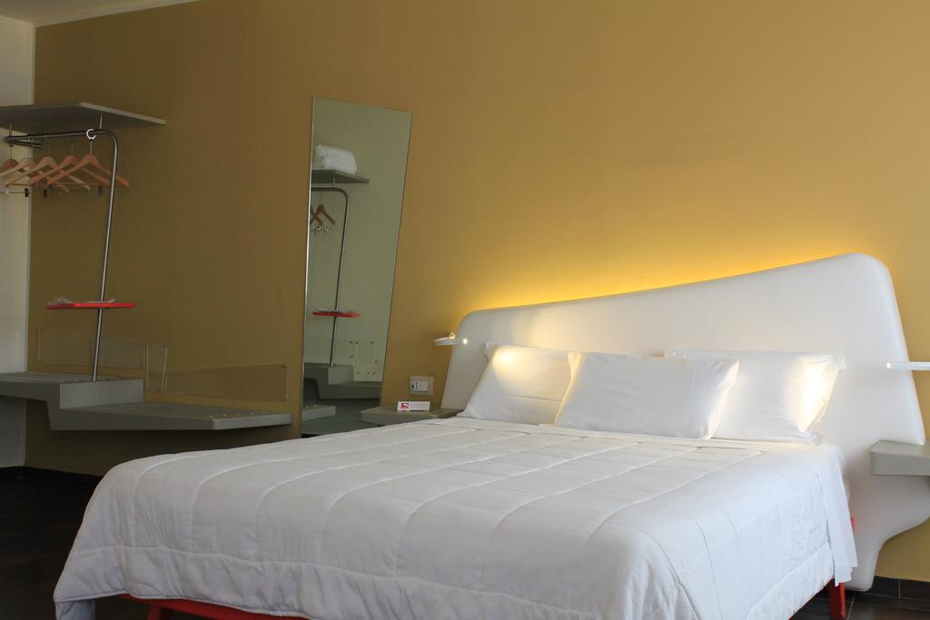 Ibis Styles Palermo President Hotel Exterior foto